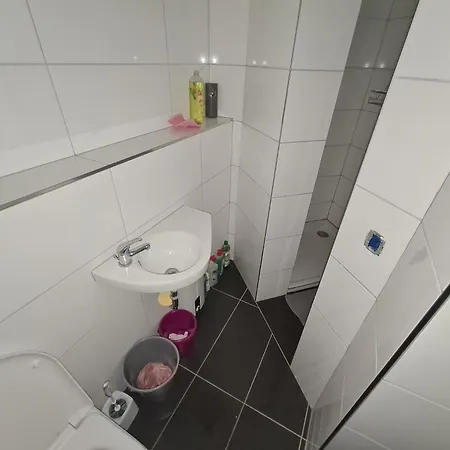 Accommodatie bij particulieren Small Private For 1 To 5 People *